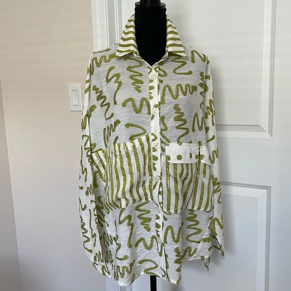 Dress To Kill beautiful blouse